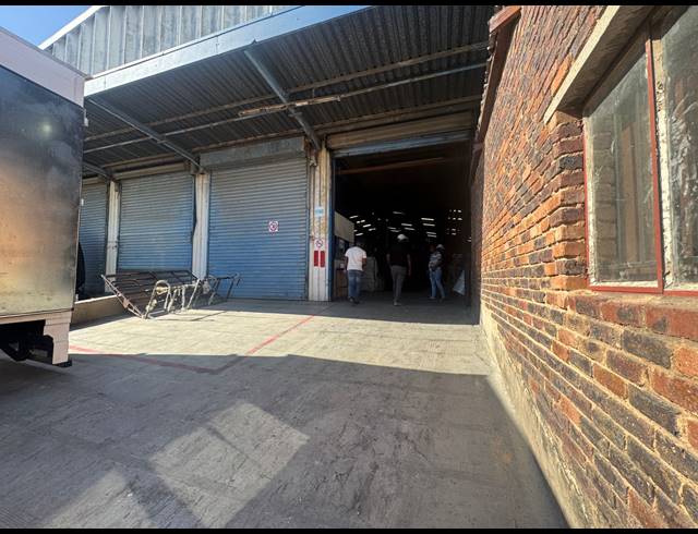2,900M² WAREHOUSE TO LET IN KEW INDUSTRIAL